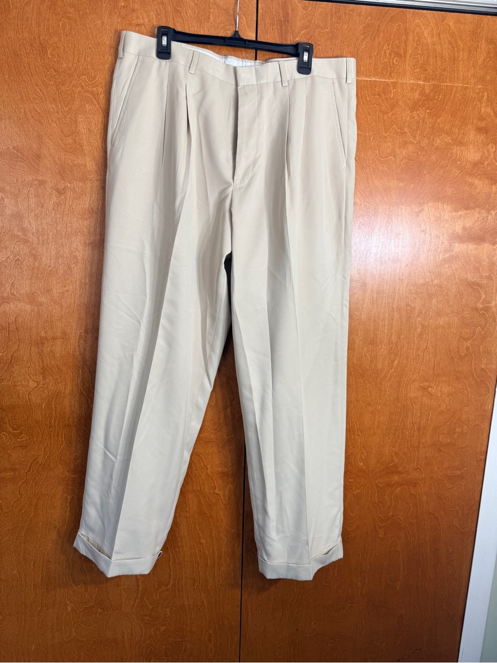 Walter Hagen Light Beige Pleated Dress Pants